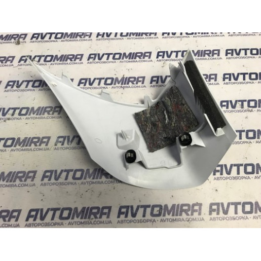 Накладка средней левой стойки Peugeot 308 SW 2013-2021 9800073677